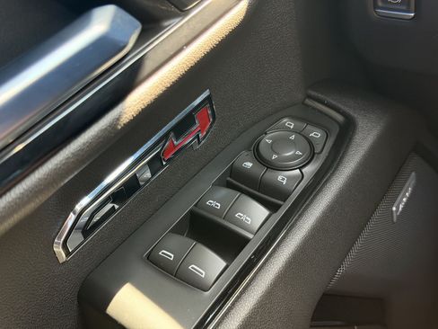 Used 2023 GMC Sierra 1500 AT4 w/ AT4 Preferred Package AWD/4WD image 18