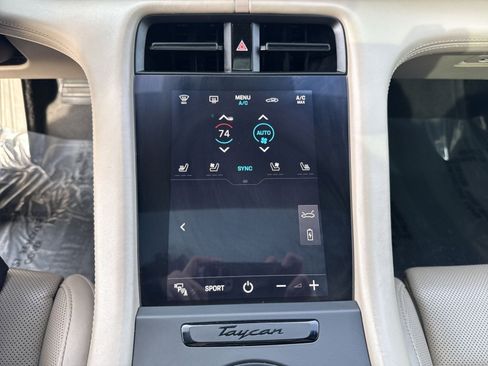 Used 2020 Porsche Taycan 4S image 19