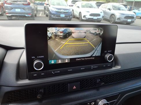 Used 2023 Honda CR-V LX image 18