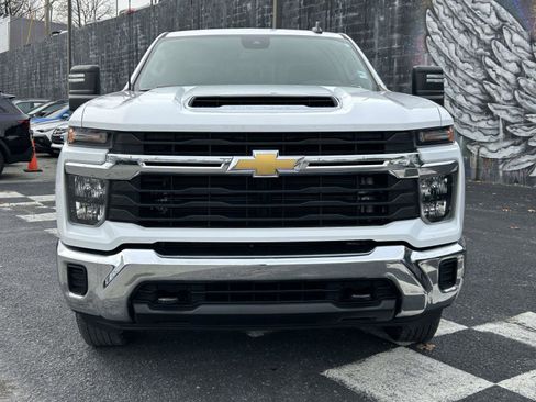Used 2024 Chevrolet Silverado 2500 LT image 8
