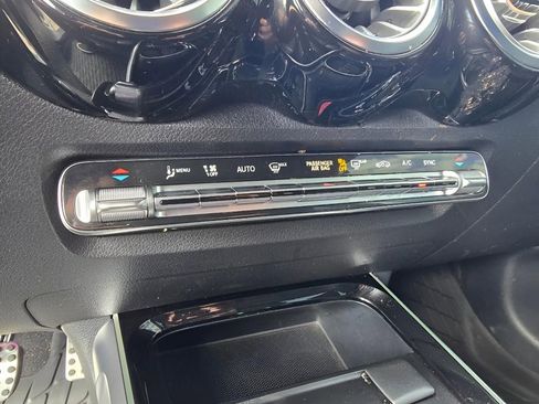 Used 2022 Mercedes-Benz GLB 250 4MATIC image 14