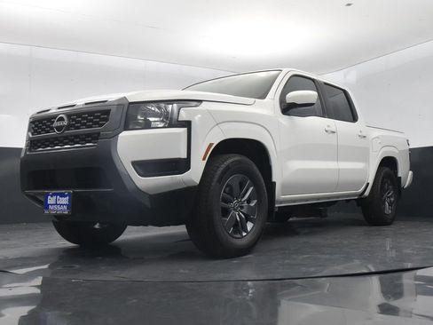 Certified 2025 Nissan Frontier SV image 24