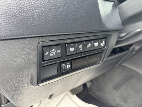 Used 2023 Toyota Tundra SR5 w/ SR5 Convenience Package image 18