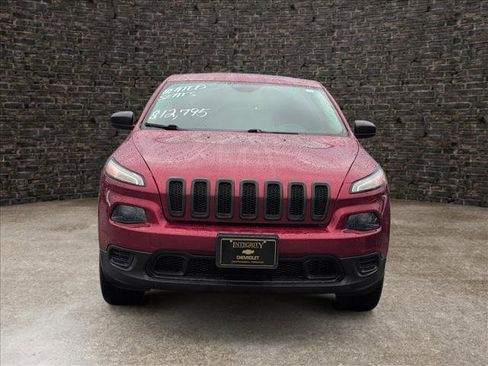 Used 2017 Jeep Cherokee Sport w/ Cold Weather Group image 5