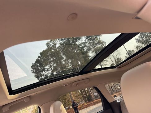 Used 2022 Lincoln Corsair AWD w/ Premium Package image 21