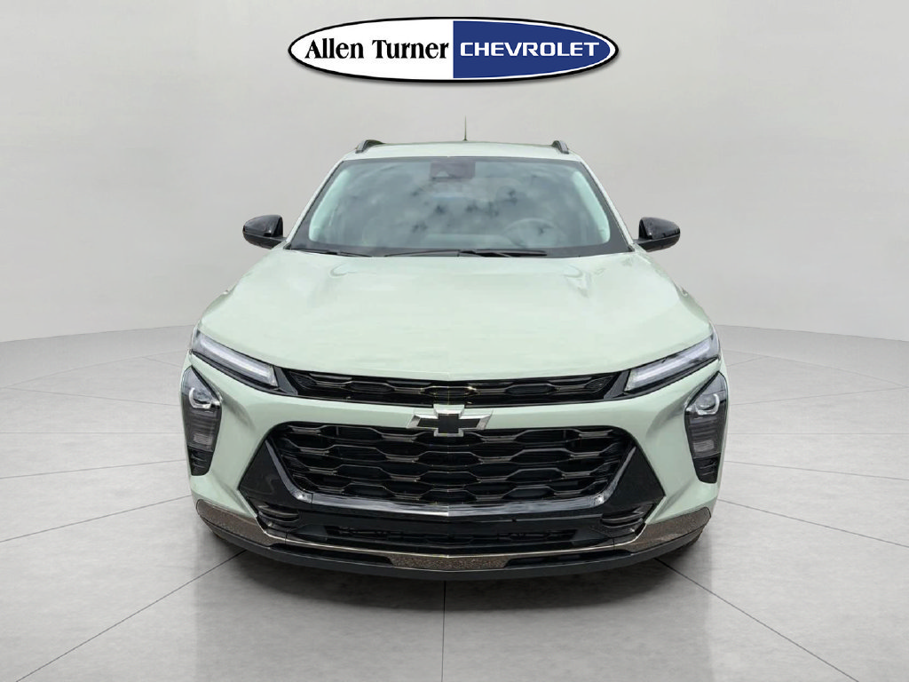 Used 2026 Chevrolet Trax ACTIV w/ Driver Confidence Package FWD image 2