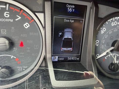 Used 2021 Toyota Tacoma TRD Sport AWD/4WD image 15