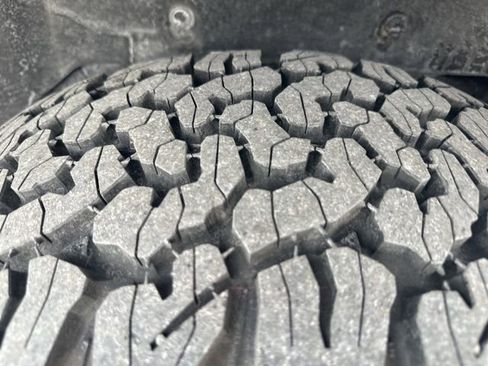 Used 2025 Jeep Wrangler Unlimited Rubicon w/ Convenience Group image 12