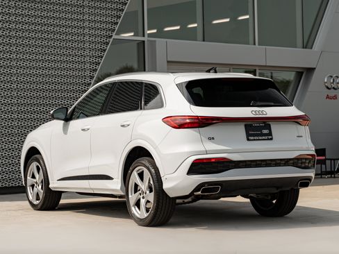 Certified 2025 Audi Q5 Premium w/ Premium Plus AWD/4WD image 5
