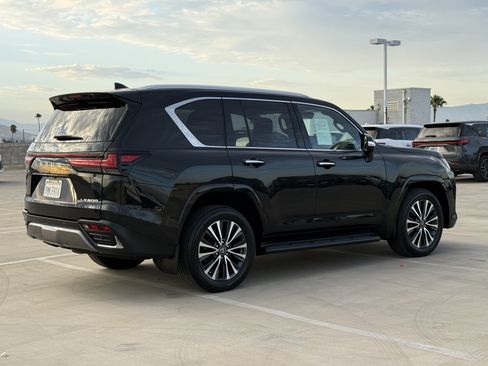 Used 2024 Lexus LX 600 4WD w/ Interior Upgrade Package image 12