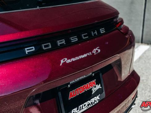 Used 2018 Porsche Panamera 4S AWD/4WD image 40