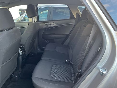 Used 2025 Kia Sportage LX image 24