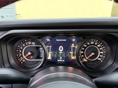 Used 2024 Jeep Gladiator Rubicon image 15