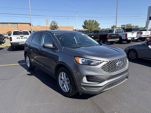 Used 2024 Ford Edge SEL image 2