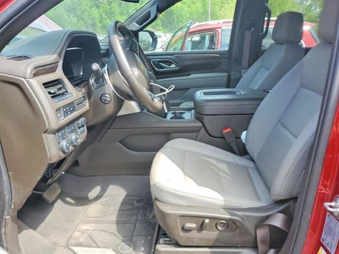 Used 2024 Chevrolet Suburban LT w/ Luxury Package AWD/4WD image 5