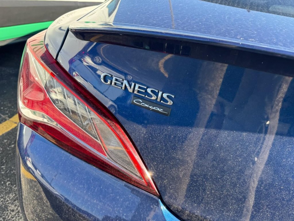 Used 2016 Hyundai Genesis 3.8 RWD image 7