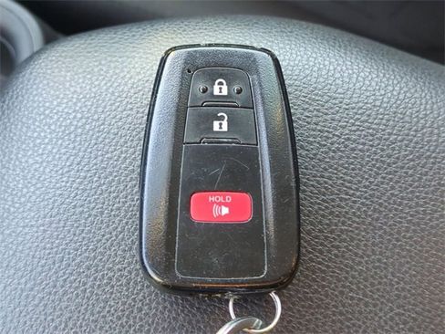 Used 2024 Toyota RAV4 XLE image 28