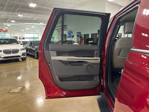 Used 2019 Ford Expedition Max XLT w/ Equipment Group 202A RWD image 35