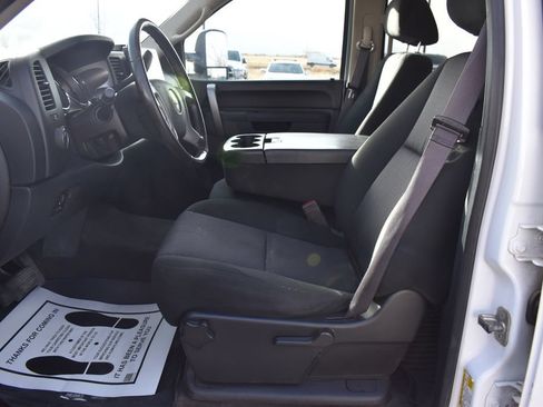 Used 2013 Chevrolet Silverado 2500 LT AWD/4WD image 16