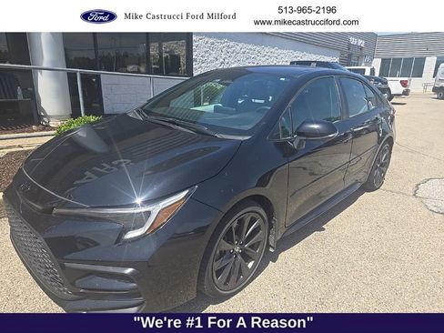 Used 2023 Toyota Corolla SE w/ Carpet Mat Package (TMS) FWD image 1