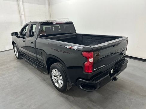 Used 2020 Chevrolet Silverado 1500 Custom w/ Custom Value Package AWD/4WD image 18