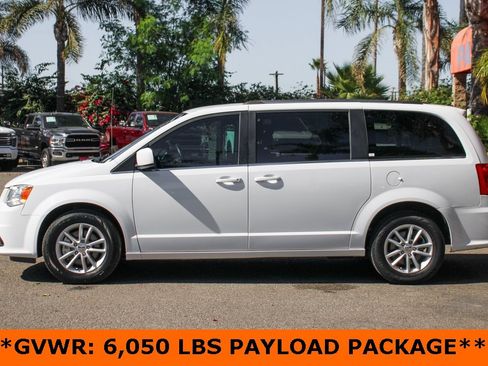 Used 2020 Dodge Grand Caravan SXT image 5