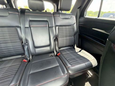 Used 2025 Ford Explorer ST-Line w/ ST-Line Street Pack AWD/4WD image 14