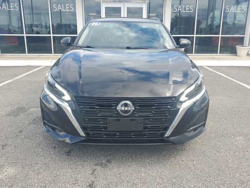 Used 2025 Nissan Altima 2.5 SV FWD image 3