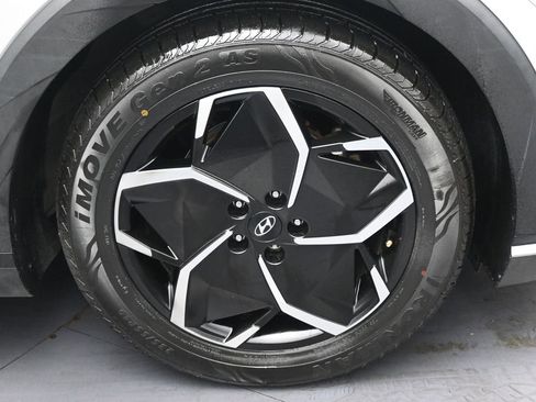 Used 2024 Hyundai Ioniq 5 SE RWD image 35