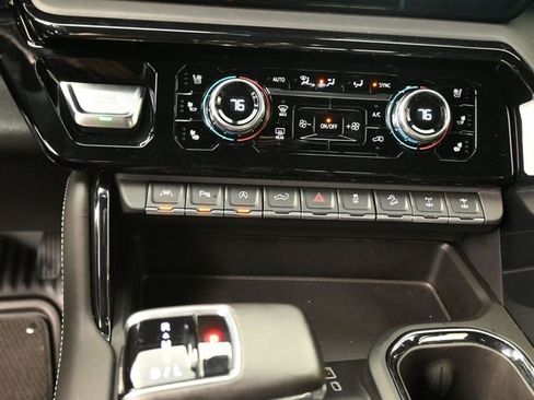 Used 2023 GMC Sierra 1500 AT4X image 31