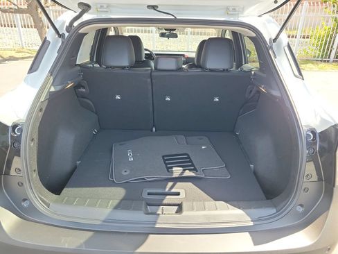 New 2026 Nissan Kicks SR FWD image 12