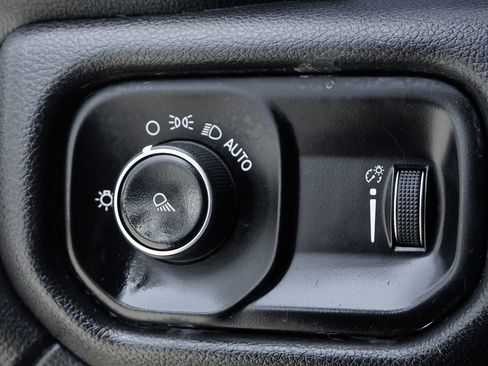 Used 2022 RAM 3500 Tradesman image 19