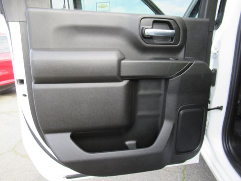 Used 2023 Chevrolet Silverado 2500 LT image 10