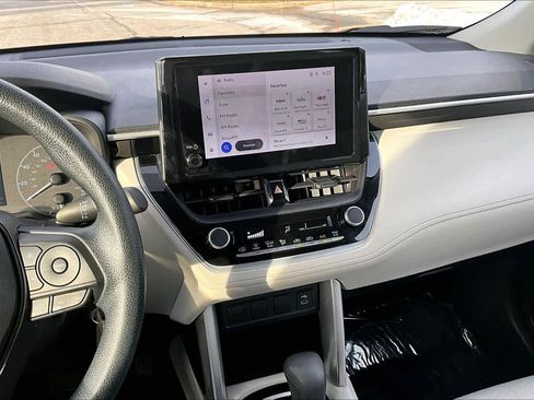 Used 2023 Toyota Corolla Cross L image 7