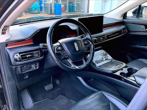 Used 2022 Lincoln Nautilus Reserve w/ Monochromatic Package image 17