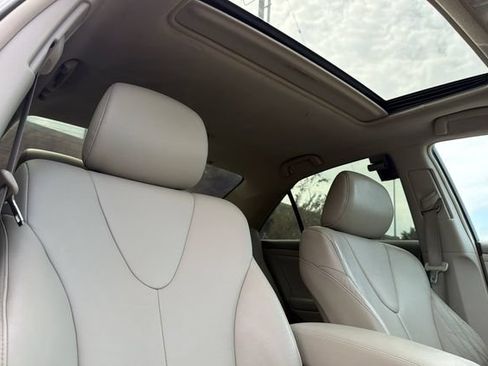 Used 2011 Toyota Camry XLE w/ SE/XLE Extra-Value Pkg FWD image 19