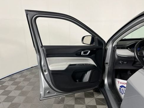 Used 2022 Jeep Compass Limited AWD/4WD image 15