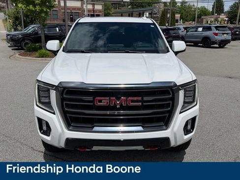 Used 2022 GMC Yukon XL AT4 w/ Technology Package AWD/4WD image 2