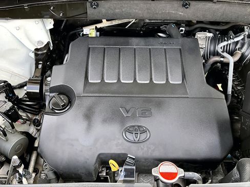 Used 2015 Toyota Highlander XLE FWD image 32