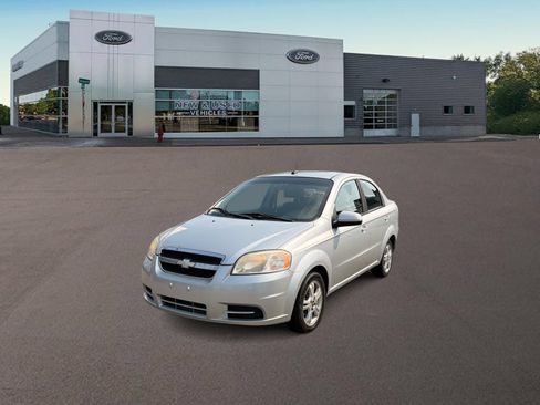Used 2011 Chevrolet Aveo LT w/ Power and Convenience Package FWD image 4