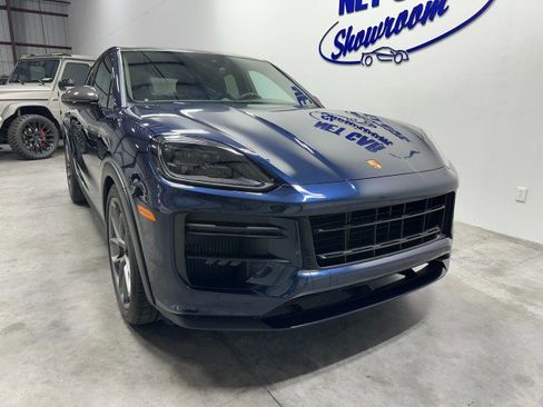 Used 2024 Porsche Cayenne Turbo GT image 18