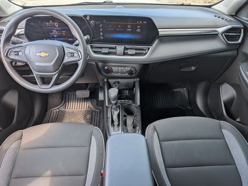 Used 2025 Chevrolet TrailBlazer LS w/ LS Convenience Package FWD image 15
