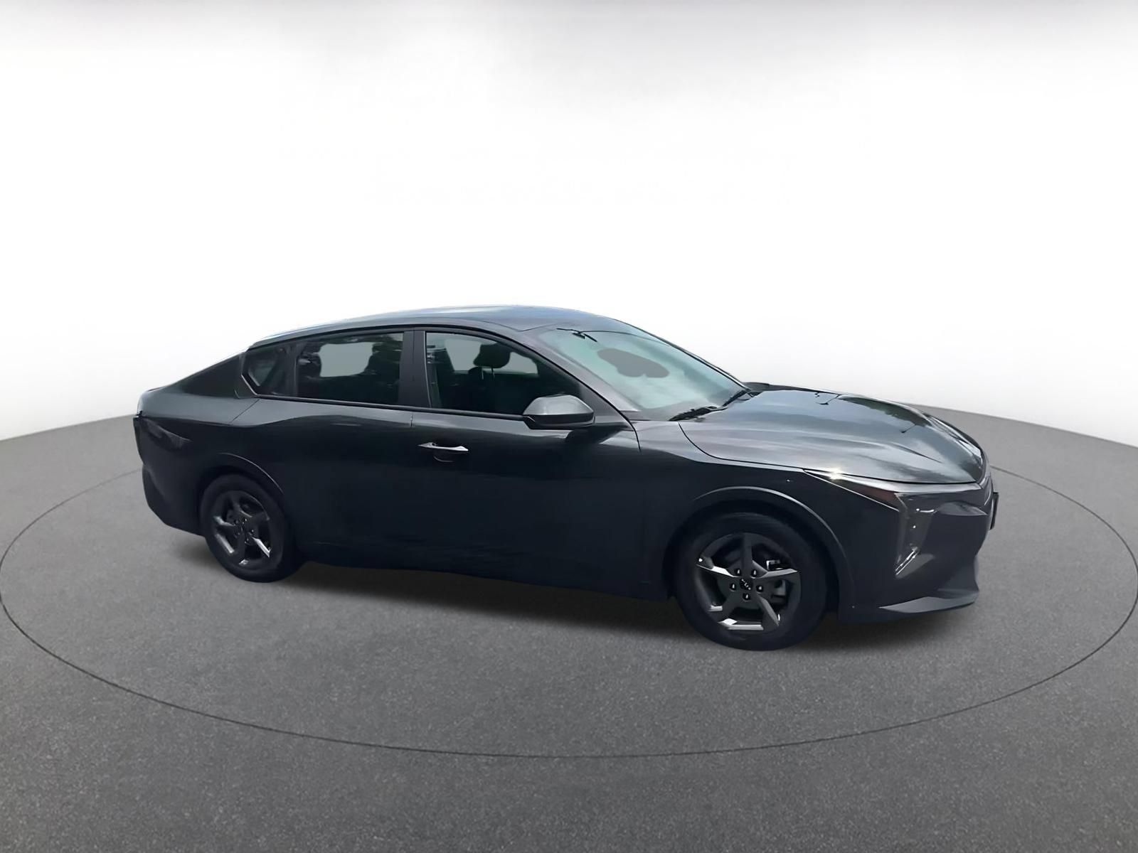 Used 2025 Kia K4 FWD image 2