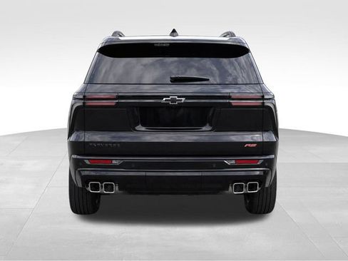 Used 2026 Chevrolet Traverse RS w/ LPO, Floor Liner Package FWD image 7