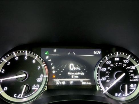 Used 2022 Toyota Highlander XLE image 25