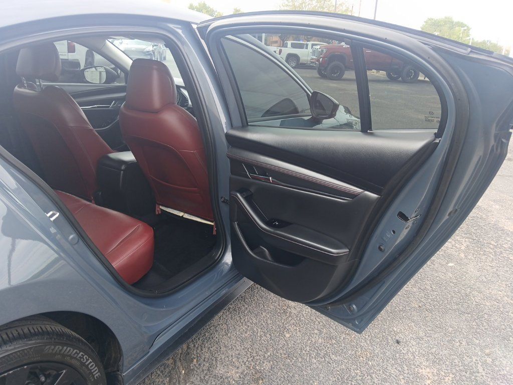 Used 2023 MAZDA MAZDA3 s FWD image 7