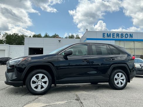 Used 2023 Toyota RAV4 LE AWD/4WD image 6