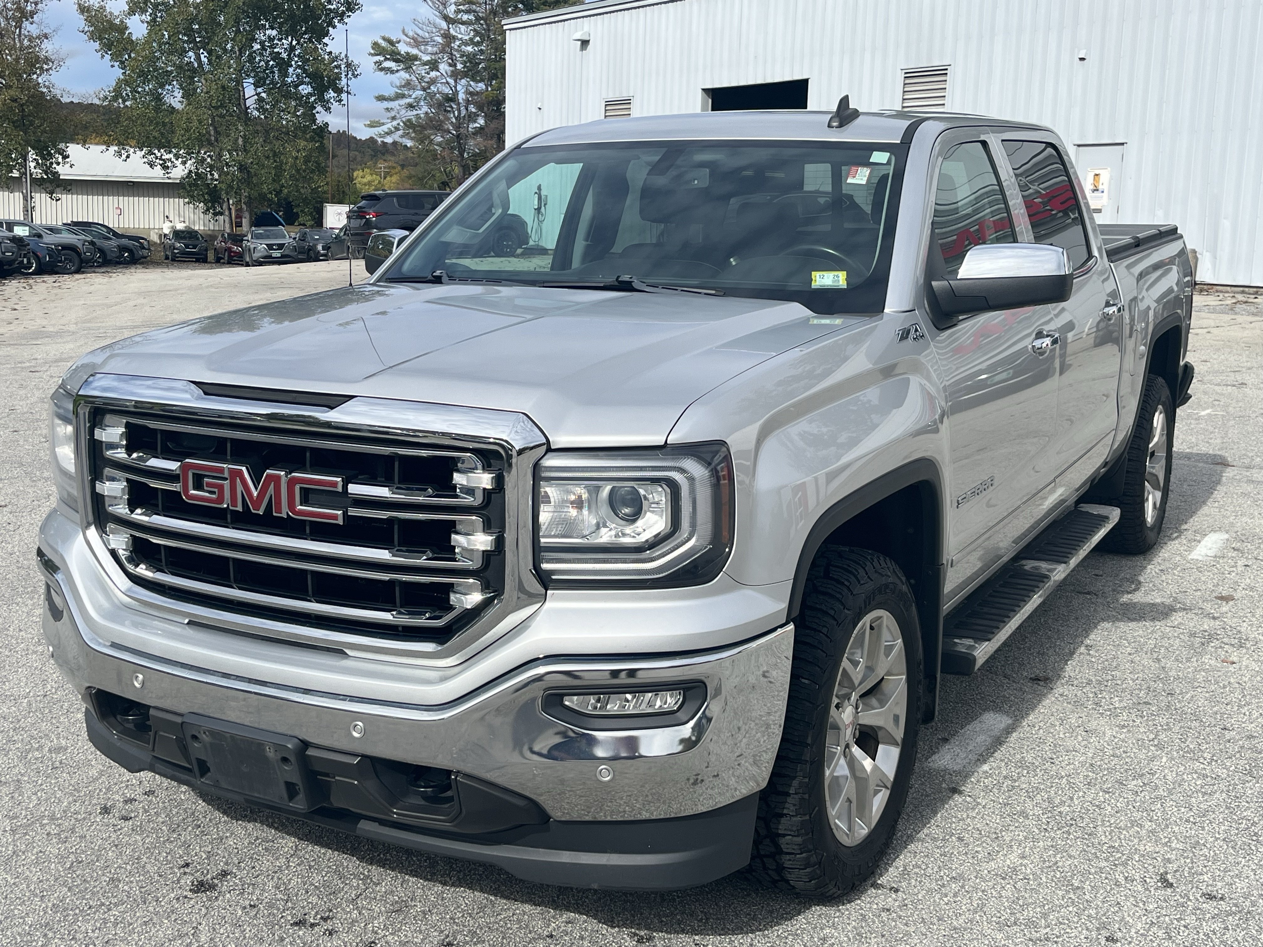 Used 2018 GMC Sierra 1500 SLT w/ SLT Premium Package AWD/4WD image 4