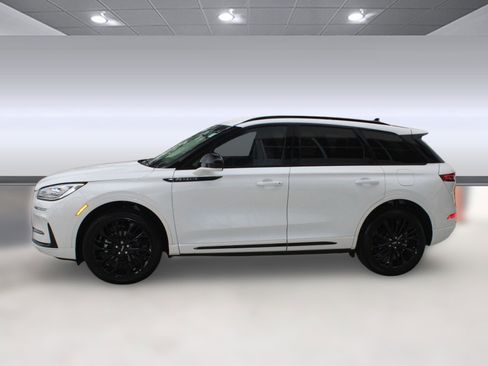 Used 2023 Lincoln Corsair Reserve w/ Jet Appearance Package image 2