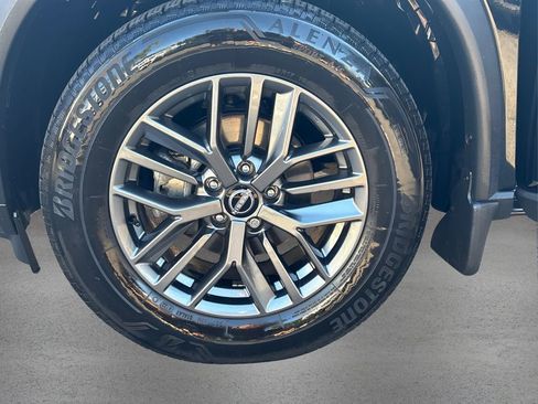 Used 2023 Nissan Rogue S image 12